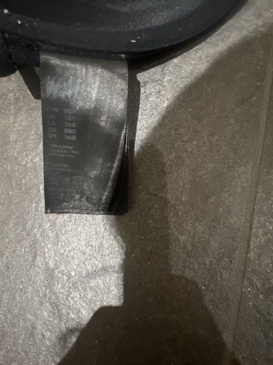 H&M Altra biancheria intima: Schwarzer BH von H&M, Grösse 80B – Usato da Schübelbach venduto da 18sunshine 1