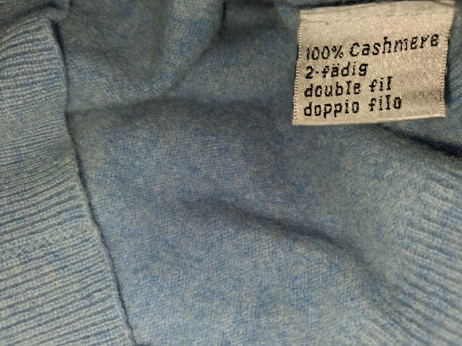 Nile Vestes: Kaschmir pulli u. ,.. Jacke NILE – D'occasion à Wetzikon ZH par med_2y76 5