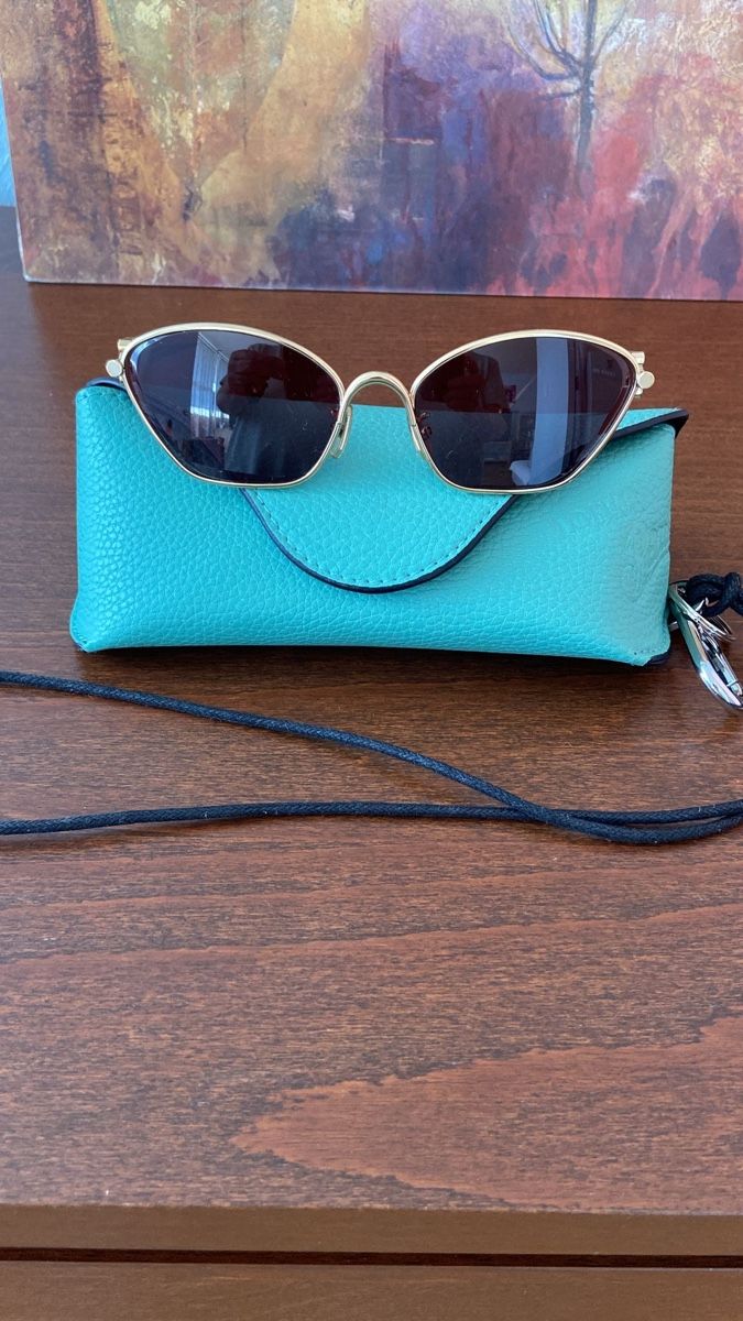 Loewe Occhiali & Lenti: Loewe Sonnenbrille brandneu mit Etui – Nuovo e nell'imballaggio originale da Dübendorf venduto da eli_dt6x