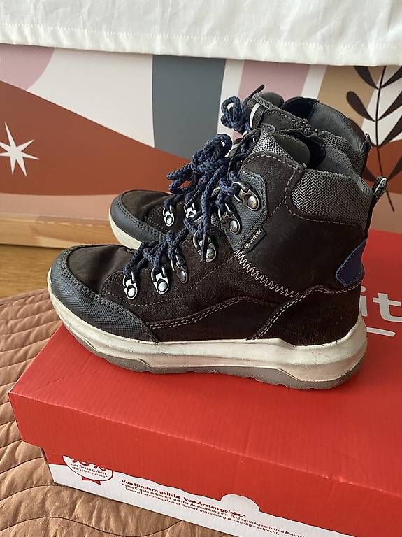 Scarpe per ragazzi: Winterschuhe echtes Leder, Gr 31 – Usato da Jona venduto da ire_y2yh