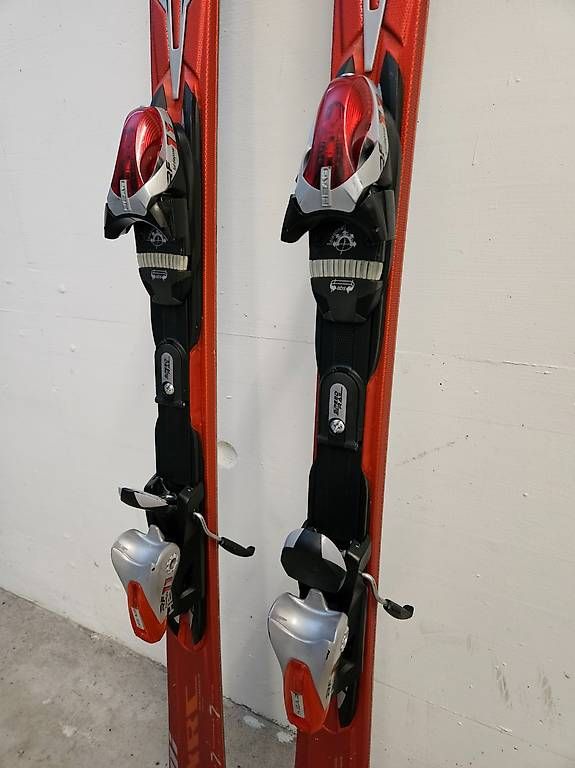 Skis: HEAD XRC Ski mit HEAD Bindung – D'occasion à Wangen SZ par Jnova 4
