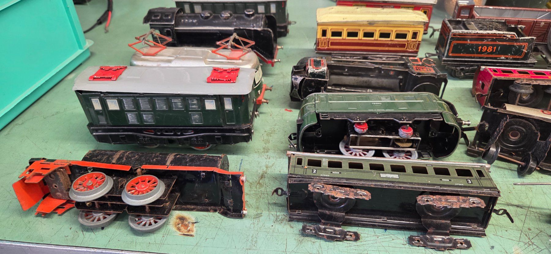 Distler Modellini di ferrovie: Distler Eisenbahnen defekt – Usato da Einsiedeln venduto da Emausi 1