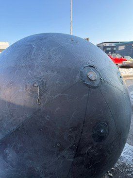 Skulpturen & Statuen: Aufblasbare Plastik Planeten – Gebraucht aus Rothenburg von Lampenoutlet 2