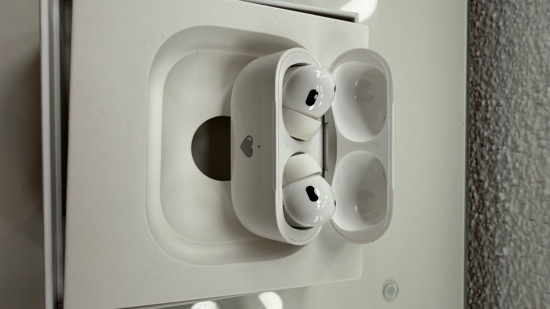 Apple Cuffie: Apple Airpods Pro 2 Generation – Usato da Ebikon venduto da jul_l2sc 1