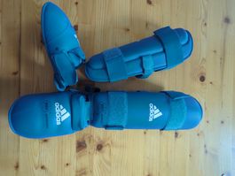 Schienbein-Fuss-Schoner zu verschenken