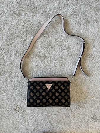 Guess Umhaengetasche braun/rosa guter Zustand 