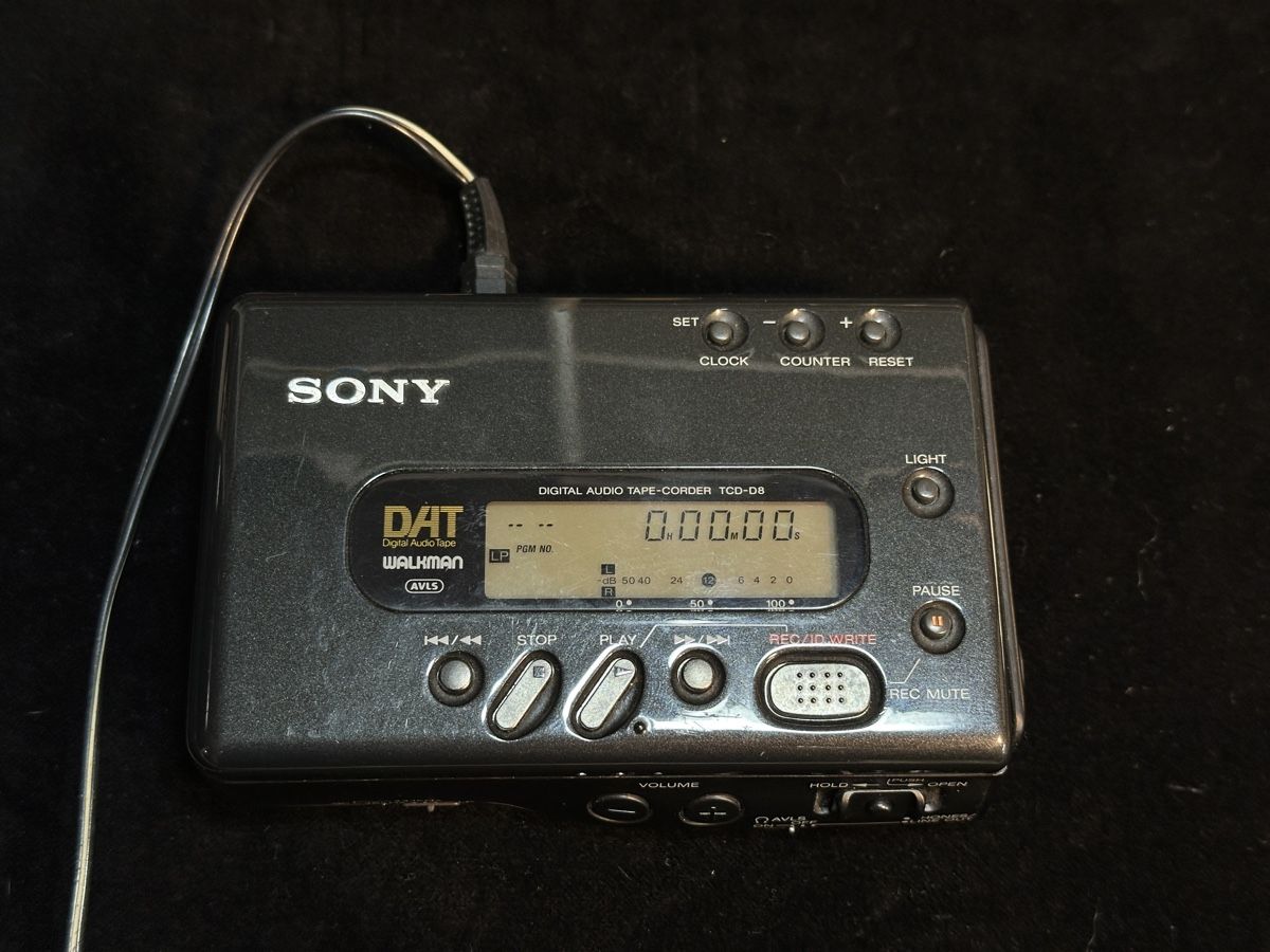 Sony Aufnahmegeräte: SONY TCD-D8 DAT Walkman Recorder – Defekt aus Wädenswil von HobbyZimmer