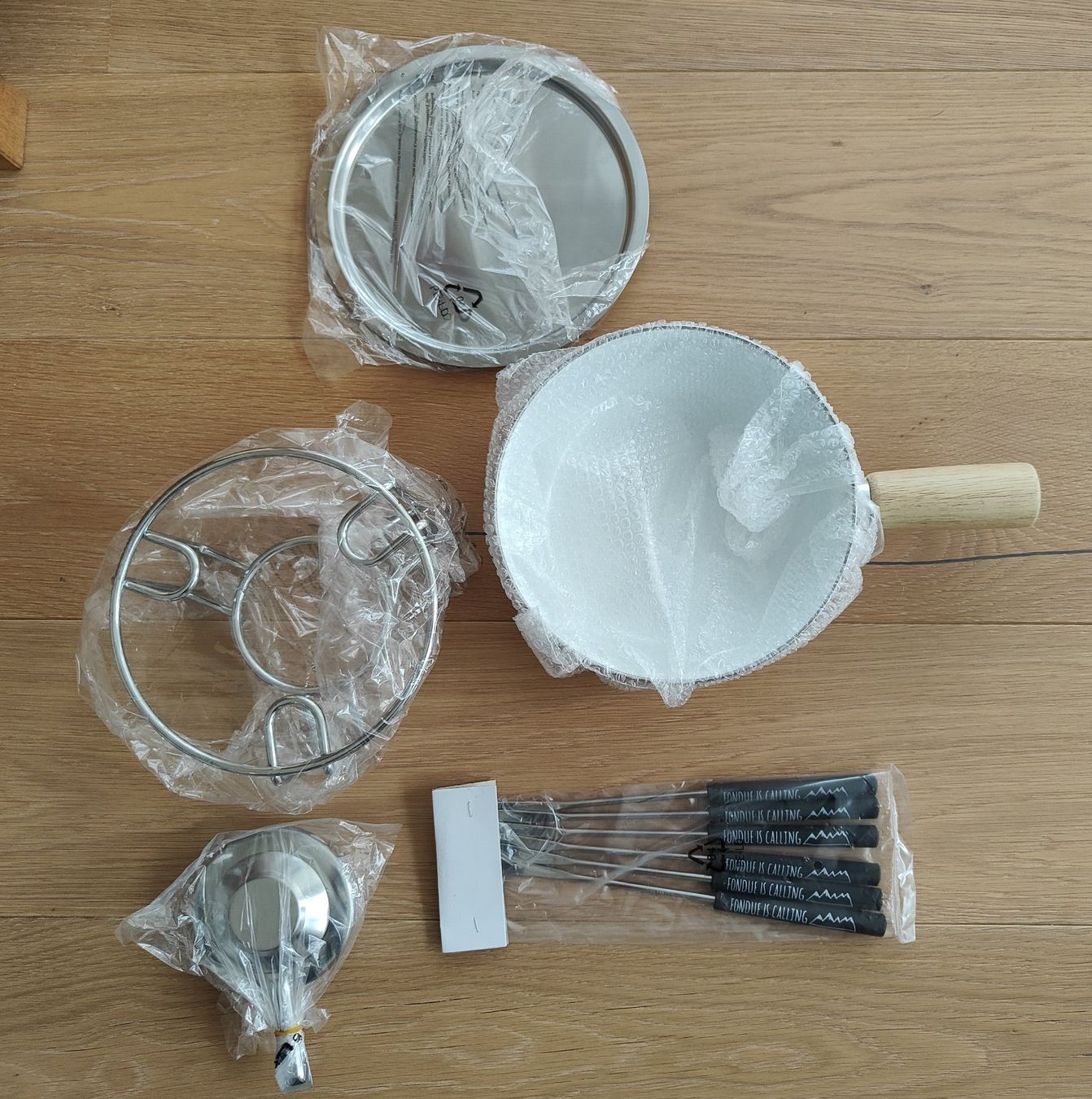 Elettrodomestici da cucina: Fondue Set Heidi Calling – Nuovo e nell'imballaggio originale da Sigriswil venduto da Ricola1977 2
