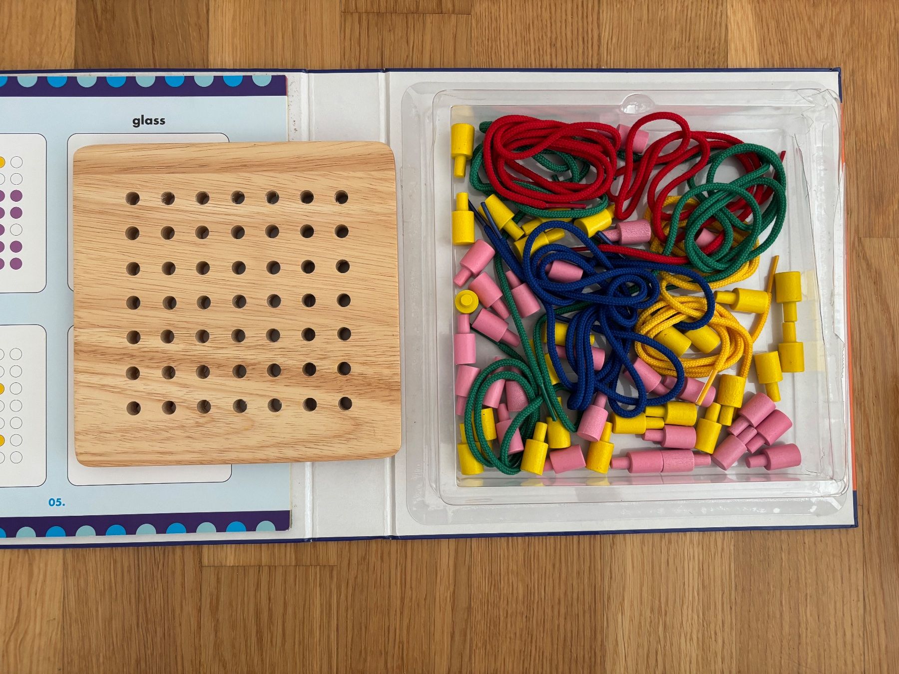 Jouets: Educational toy (Threading board) – D'occasion à Würenlos par sue_wp8k 3