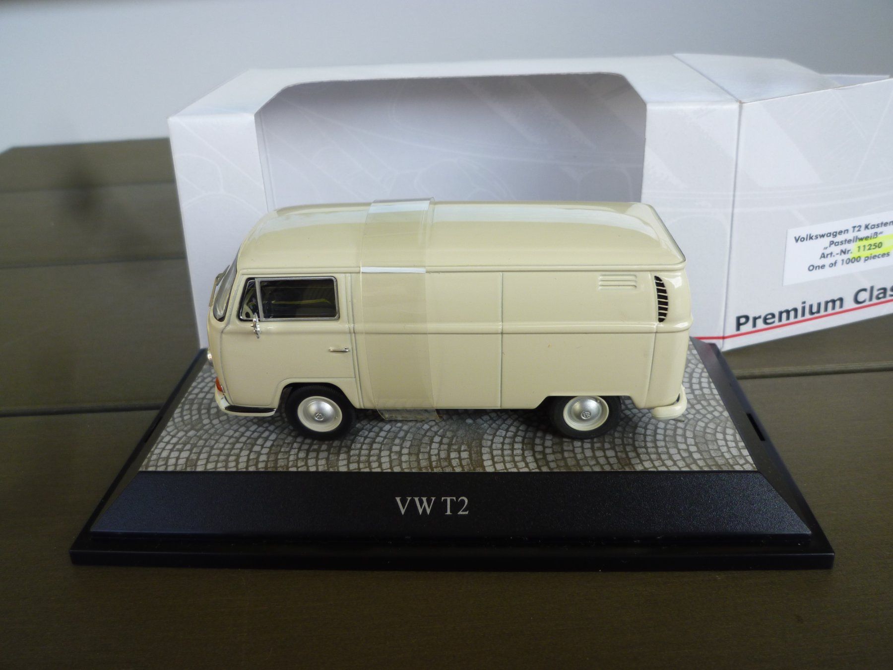 Volkswagen Modellini d'auto: VW T2 Kastenwagen – Nuovo e nell'imballaggio originale da Flawil venduto da Imperiosud 1