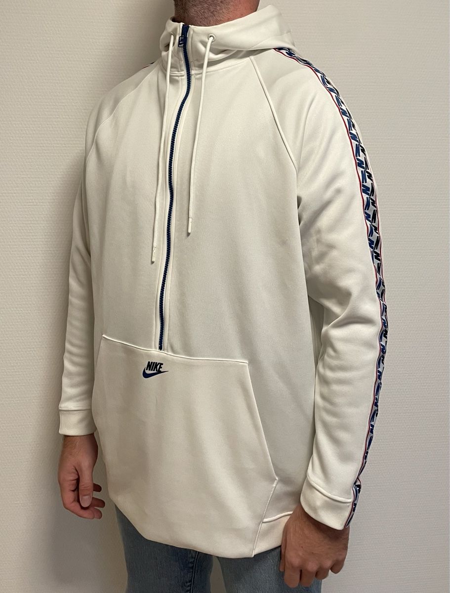 Nike Maglioni & Felpe: Nike Kapuzen Pullover, Gr. L – Usato da Horw venduto da dyro