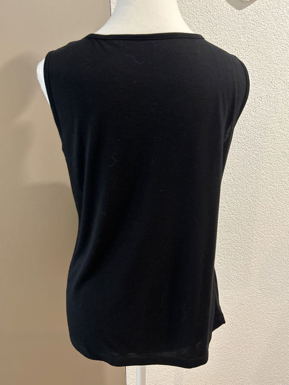 Top: Damen Top schwarz mit V - Ausschnitt – Usato da Brunnen venduto da Nala2929 5
