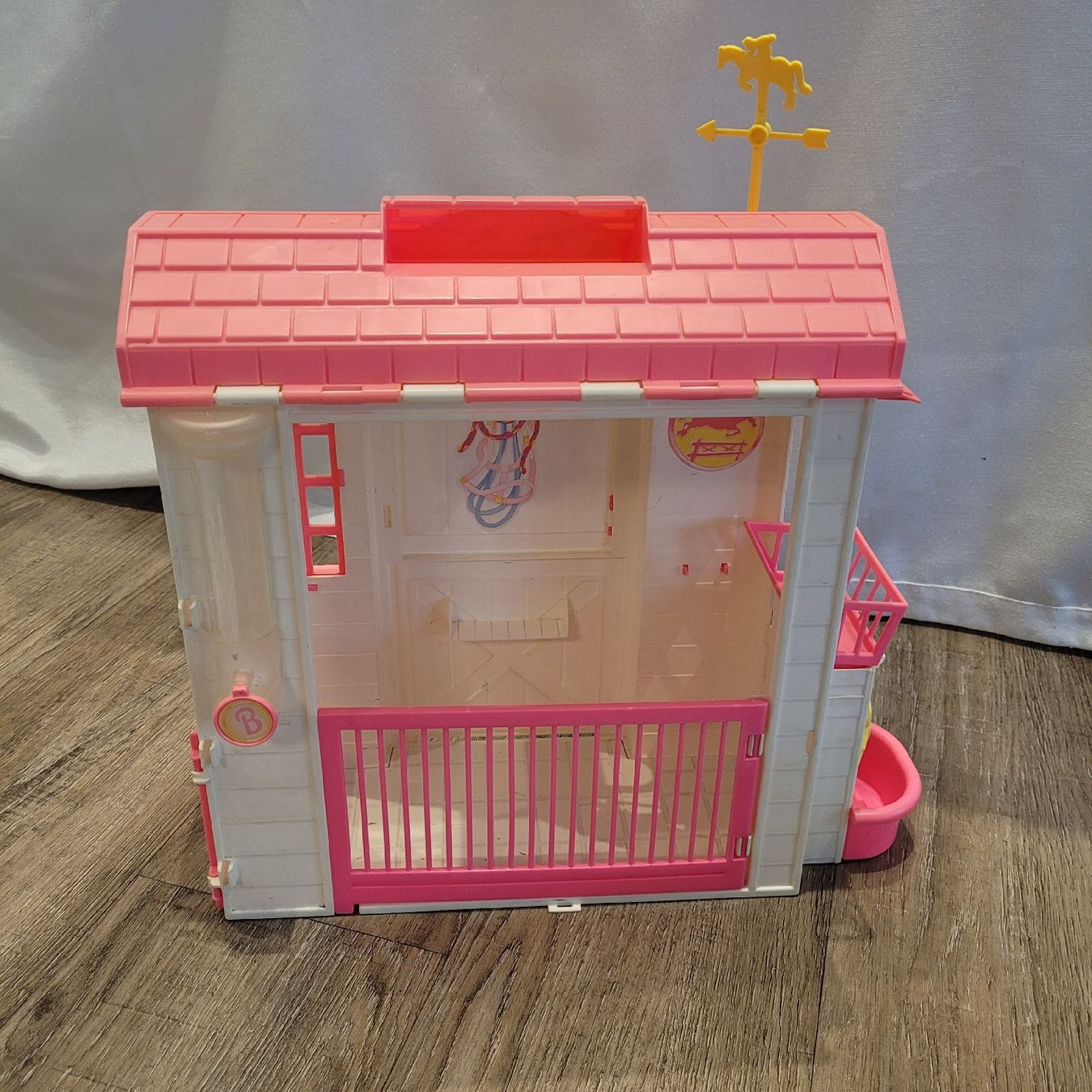 Giocattoli: Barbie Pferd Picknick, Stall Leckermäulchen Set – Usato da Niederbuchsiten venduto da klengyel 5