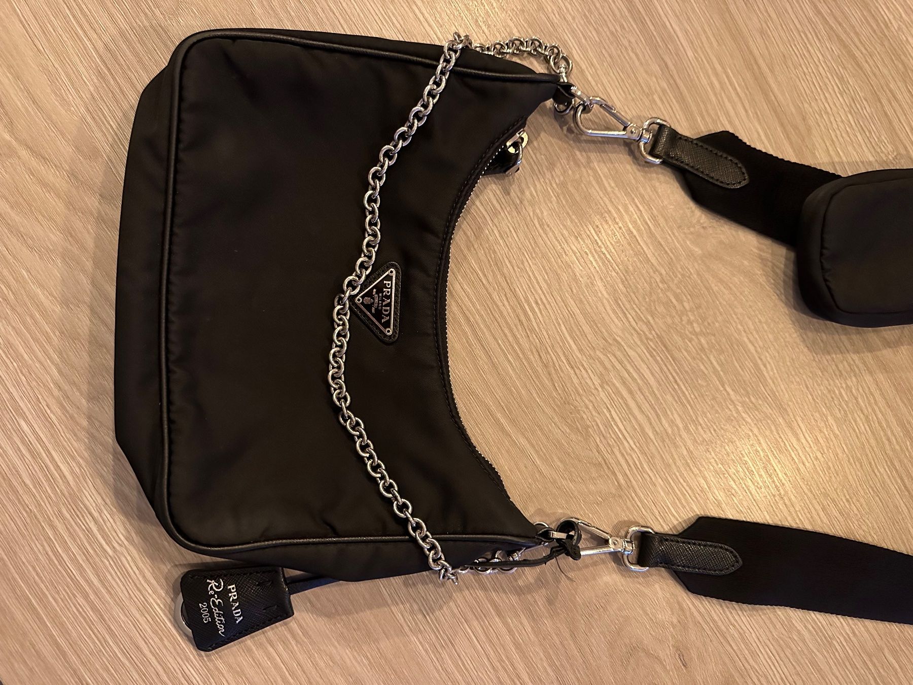 Prada Borse da donna: Pochette Re-Nylon en toile Prada – Nuovo (secondo la descrizione) da Montpreveyres venduto da Donlaeti25 1