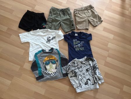 Kleiderpaket Grösse 4-6 Jahre
