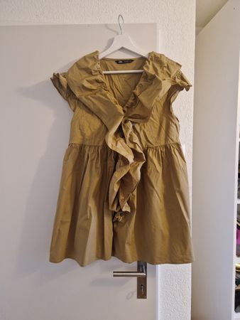 Zara Kleid Grösse S Volant