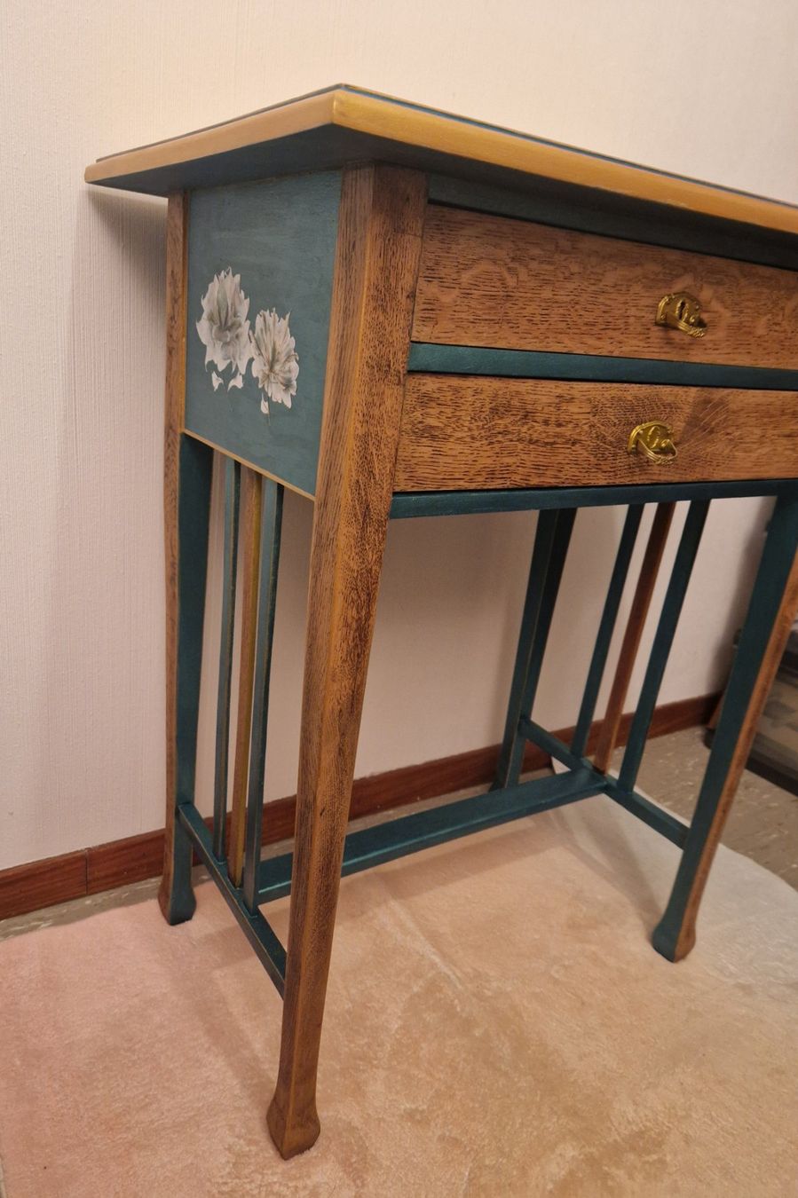 Set di tavolo e panche: Tisch mit Stuhl – Usato da Winterthur venduto da Sadega 2