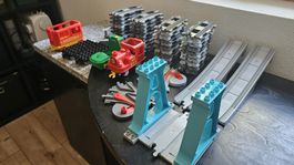 Grand lot LEGO DUPLO – circuit de train, rails, pont