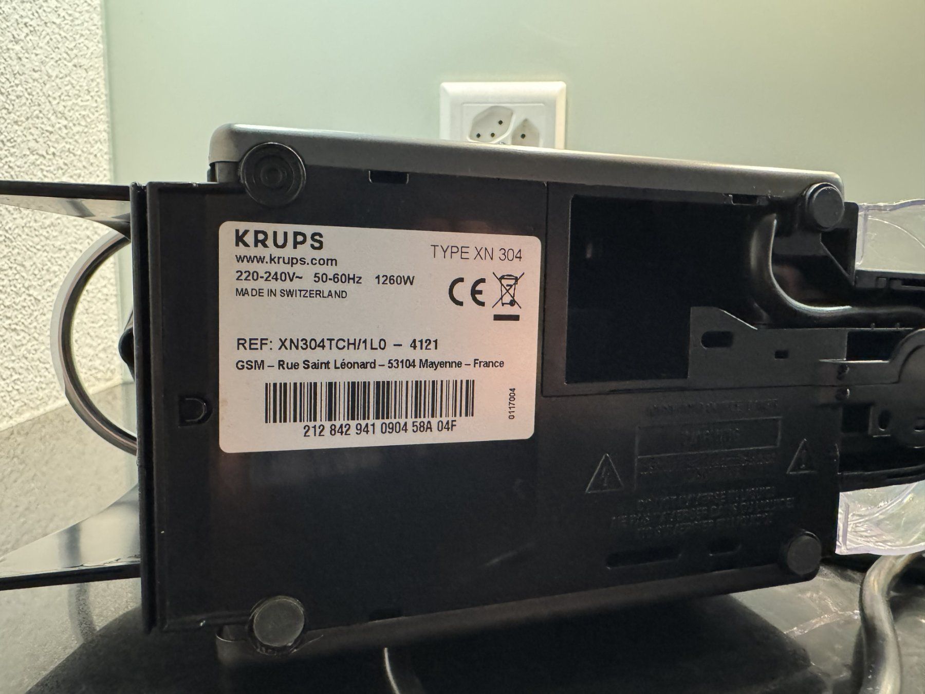 Krups Macchine per caffè & Macchine per espresso: Kaffeemaschine Krups Nespresso Pixie schwarz gebraucht – Usato da Thun venduto da Chris3600 3