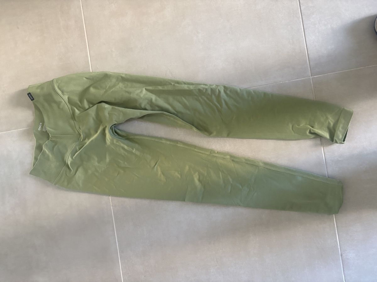 Oace Leggings: Oace Leggings Grün Grösse M – Nuovo (secondo la descrizione) da Aarwangen venduto da emelie.1101 1