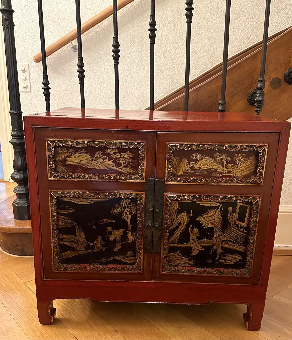 Cassettiere: Asiatische Komode rot, antik Antike Chinesische Komode – Usato da Basel venduto da Blausara707 2