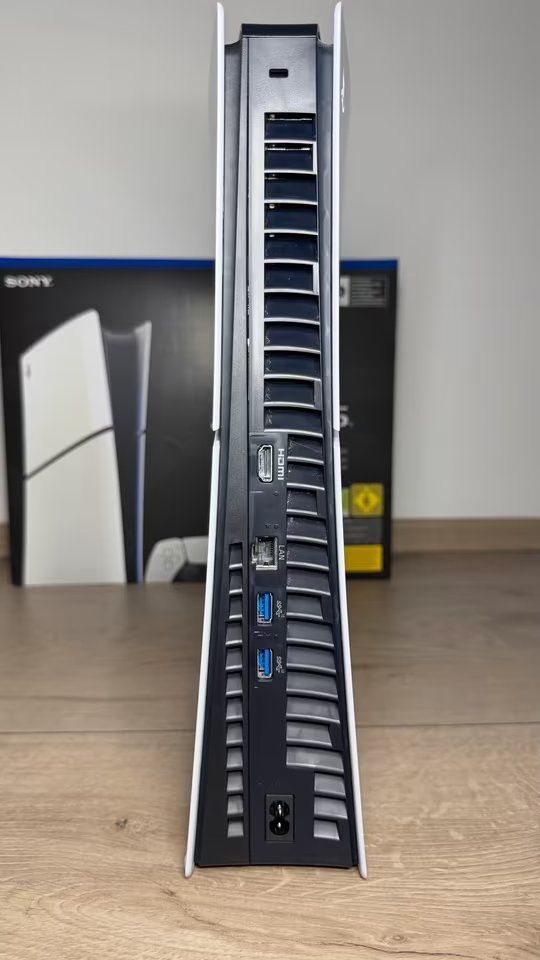 Sony Console: Ps5 Digital Slim mit Headset und Ladestation für Controller – Usato da Ehrikon venduto da brugger108 4