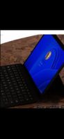 Microsoft Surface Pro X mit Zubehör