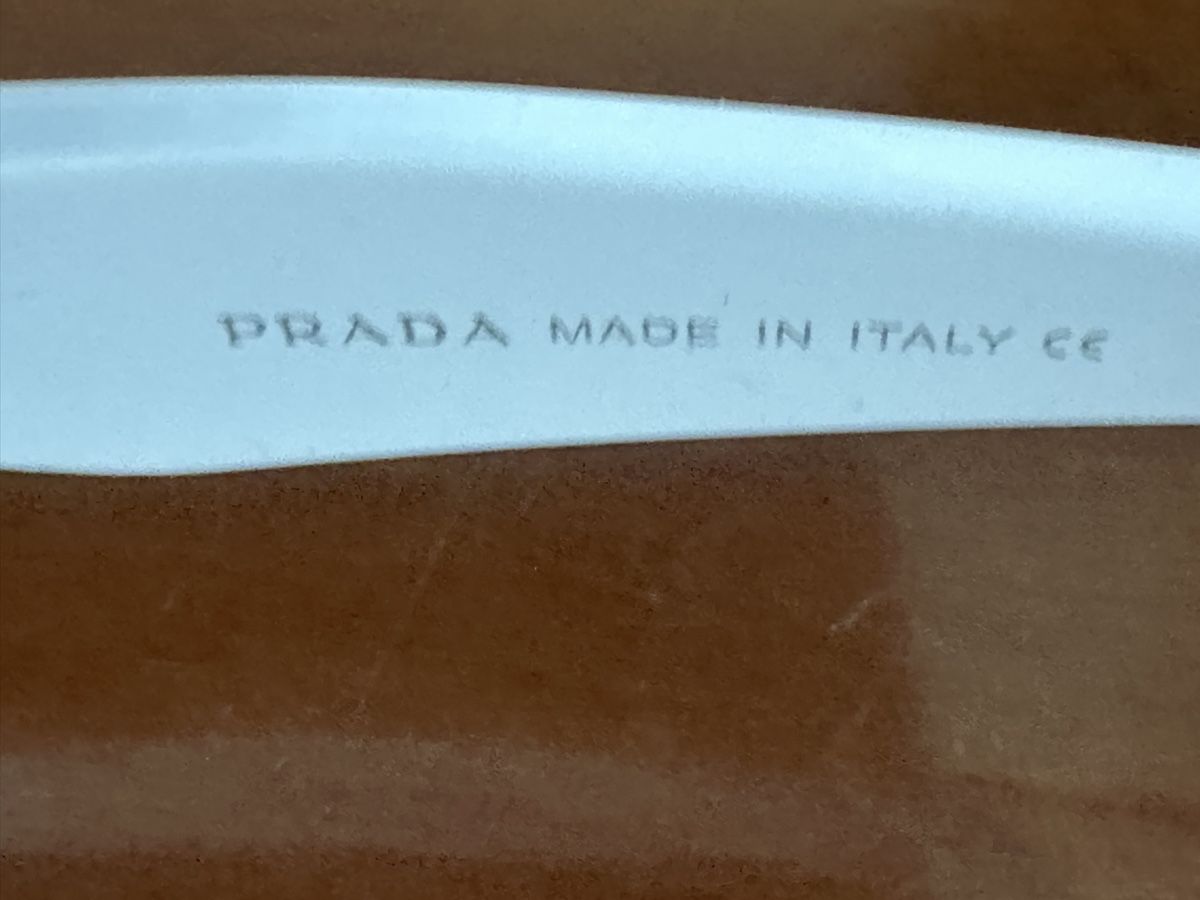 Prada Brillen & Gläser: Prada Sonnenbrille 😎 mit Box – Gebraucht aus Basel von Ivana_4 1