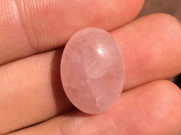 Pietre preziose: schönes Morganit Cabochon, oval, 19.7 Karat – Nuovo (secondo la descrizione) da Biel venduto da djvalbnc
