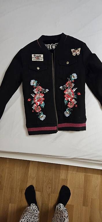 Guess Jacken: Giacca Guess – Gebraucht aus Viganello von cor_wkv7 1