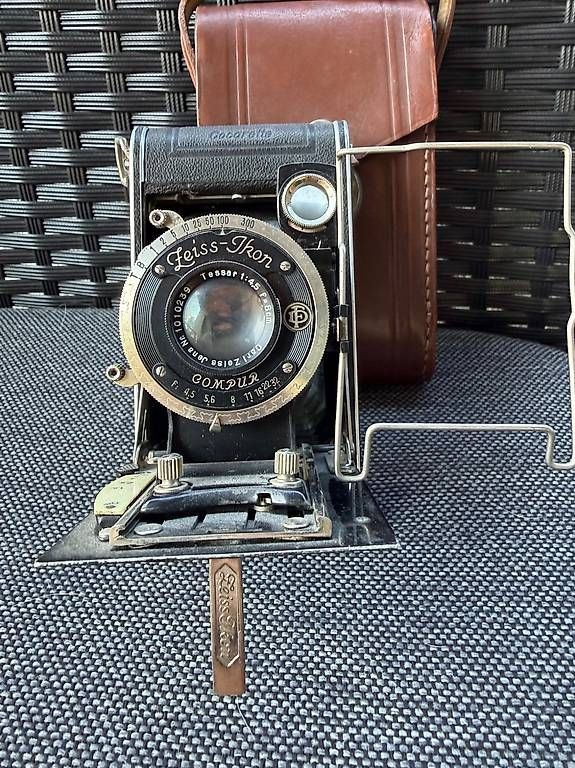 Fotocamera: vecchia macchina fotografica – Usato da Massagno venduto da ber_fc9n 1