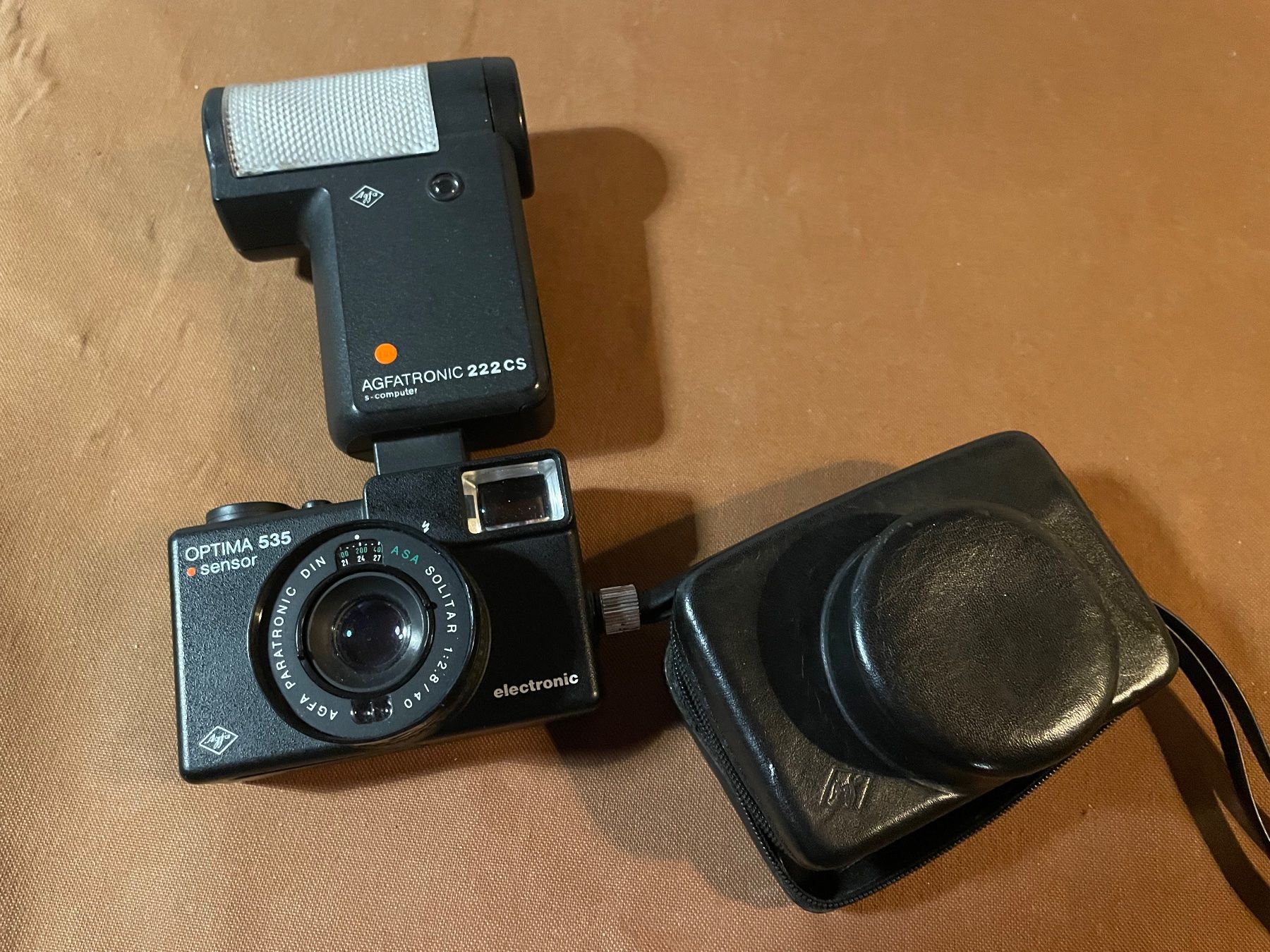 Agfa Kamera: AGFA S35 Sensor Kompakt Kamera f2.8 40mm mit flash – Gebraucht aus Zürich von Arcana_Fail
