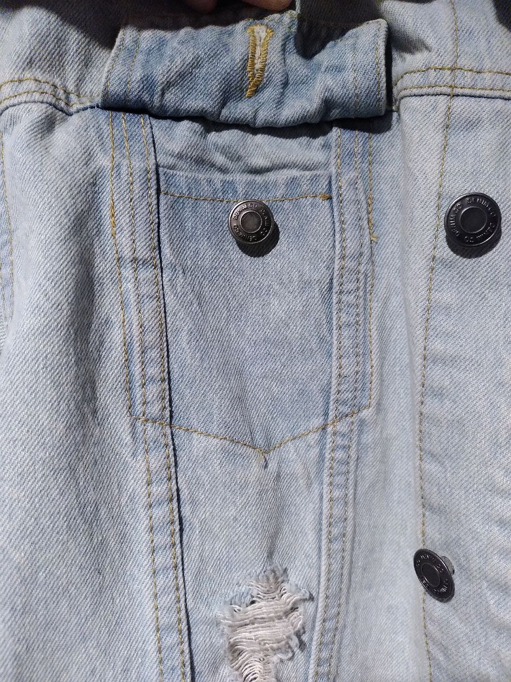 Jacken: Jeansjacke hell L – Gebraucht aus Richterswil von sil_lm7x 4