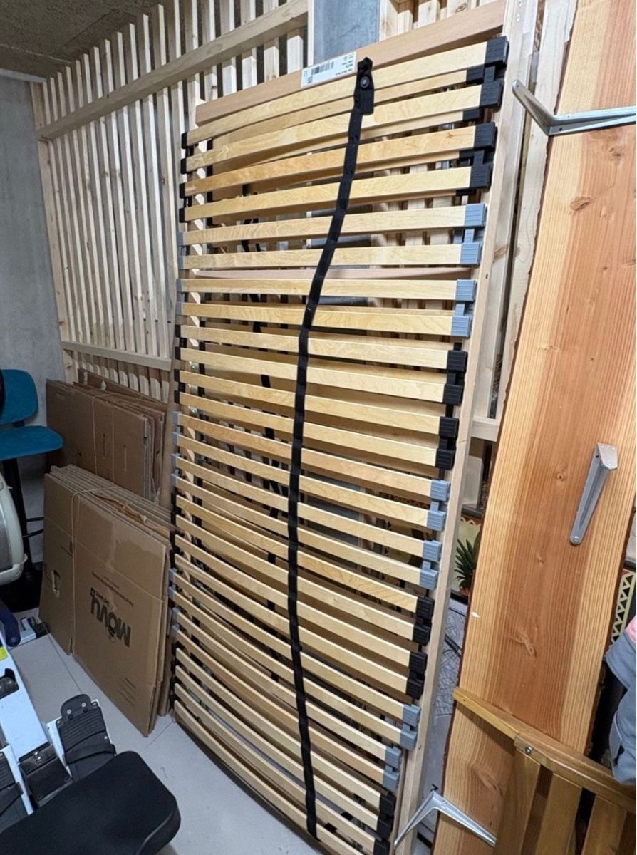 Betten: Zwei Holzlattenbodems. 90x120 cm. – Gebraucht aus Stäfa von Fridse