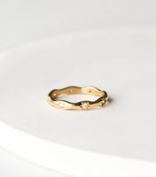 Eleganter Ring 18K Gold mit Zirkonia-Steinen