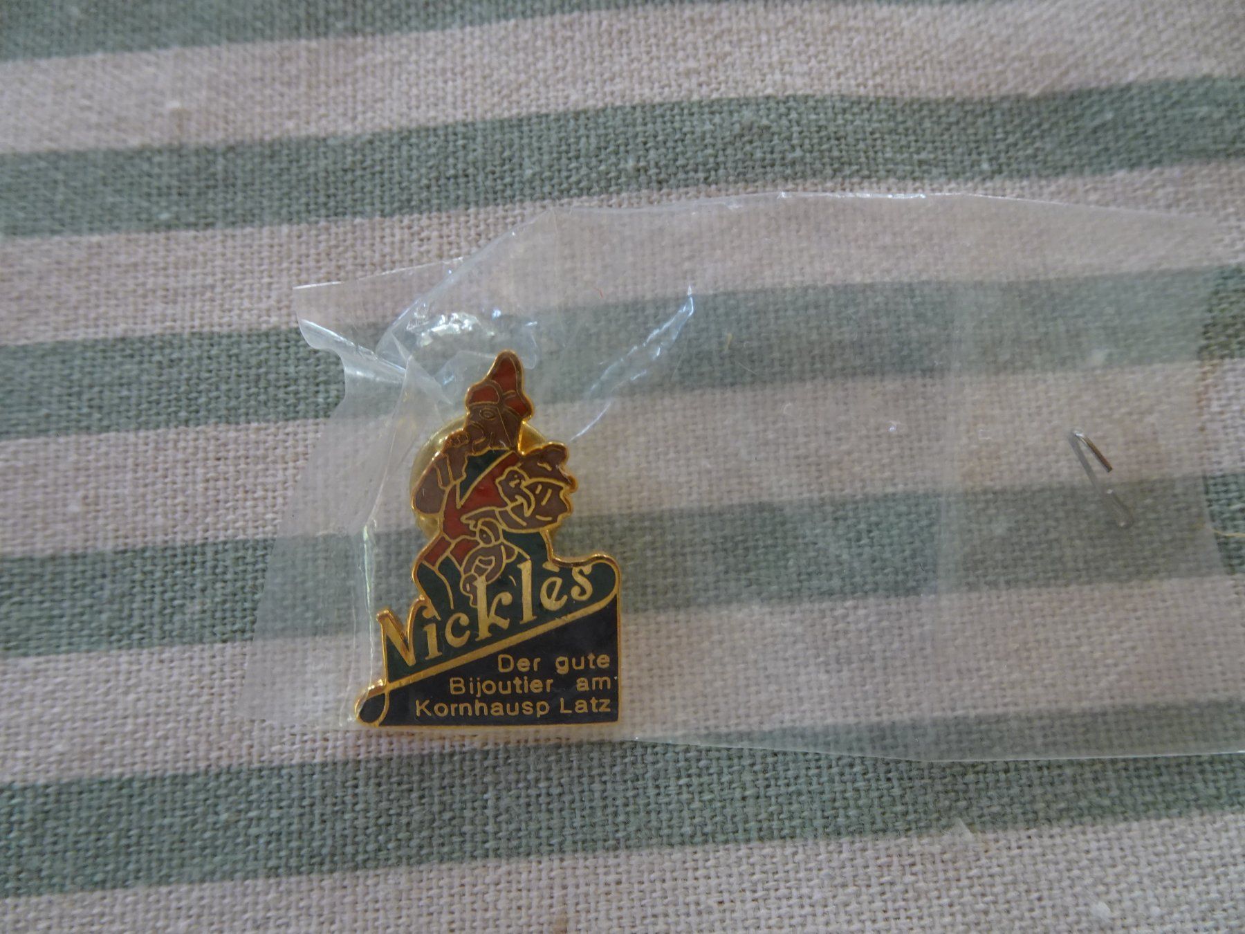 Placchette & Badge: NEUER Pin Bijouterie Nicklés am Kornhausplatz Bern - M165 – Nuovo (secondo la descrizione) da Küssnacht am Rigi venduto da Kleinpreis-Shop