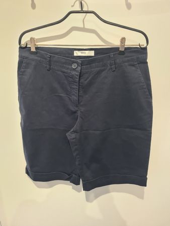 Chinos Gr. 40 dunkelblau von BRAX. Sommerliche Bermudas
