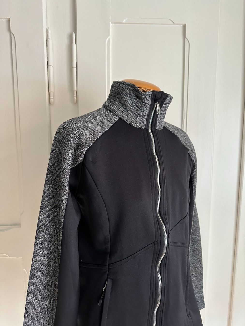 Spyder Giacche: SPYDER - Sportjacke schwarz-grau M – Usato da Zürich venduto da Diazaio 1
