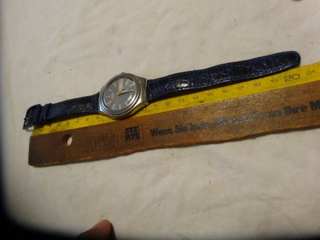 Swatch Montres: S-WATCH HERREN UHR,QUARTZ.SWISS MADE.DATE.TAG.LÄÜFT – D'occasion à zürich par ahmad01 1