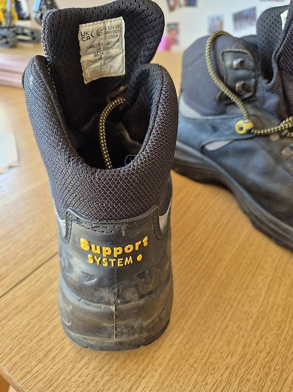 Scarpe da uomo: Stahlkappen Schuhe – Usato da Menziken venduto da MJoder 1