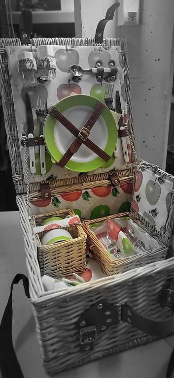 Valises de voyage: Picknick Koffer komplett / 2 Personen – D'occasion à Rheineck par inf_kv7d 1