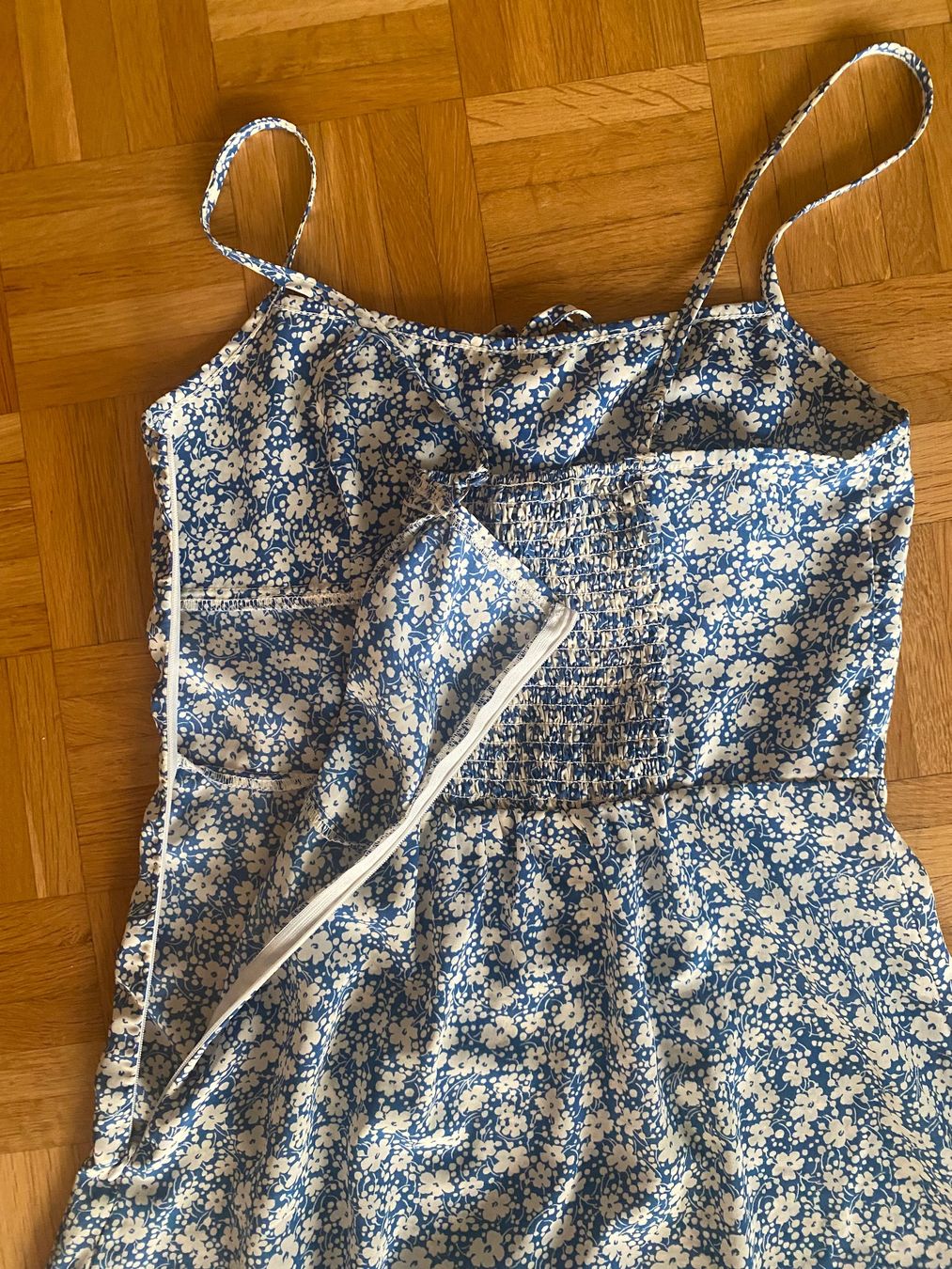 Kleider: Sommerkleid Gr 36 – Gebraucht aus Zug von estarthyme 3