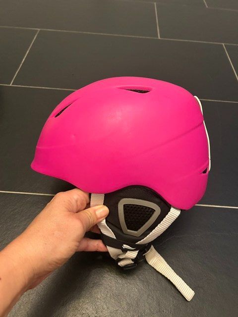 Helme: gebrauchter Skihelm zu verkaufen – Gebraucht aus Niederlenz von nad_7g5w 2