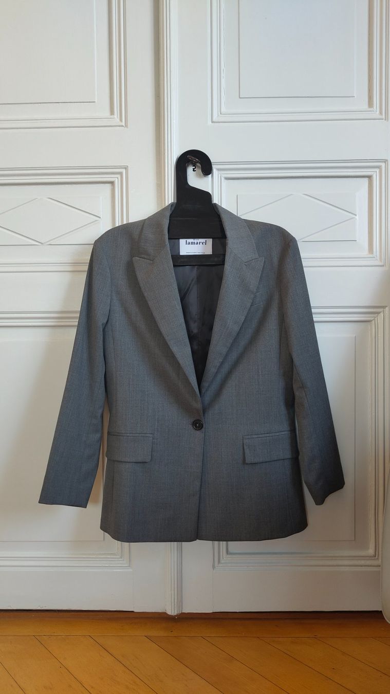Lamarel Vestes: Blazer gris Lamarel – D'occasion à Lausanne par clog