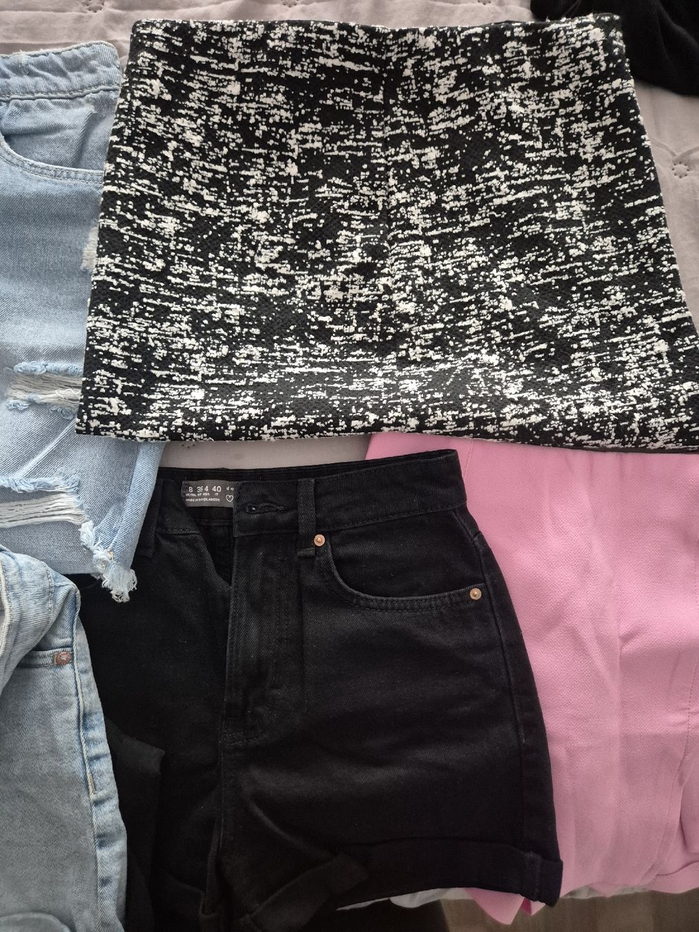Stradivarius Lotti di vestiti: Lots jupes et Short – Nuovo (secondo la descrizione) da Moudon venduto da vin_h566 3