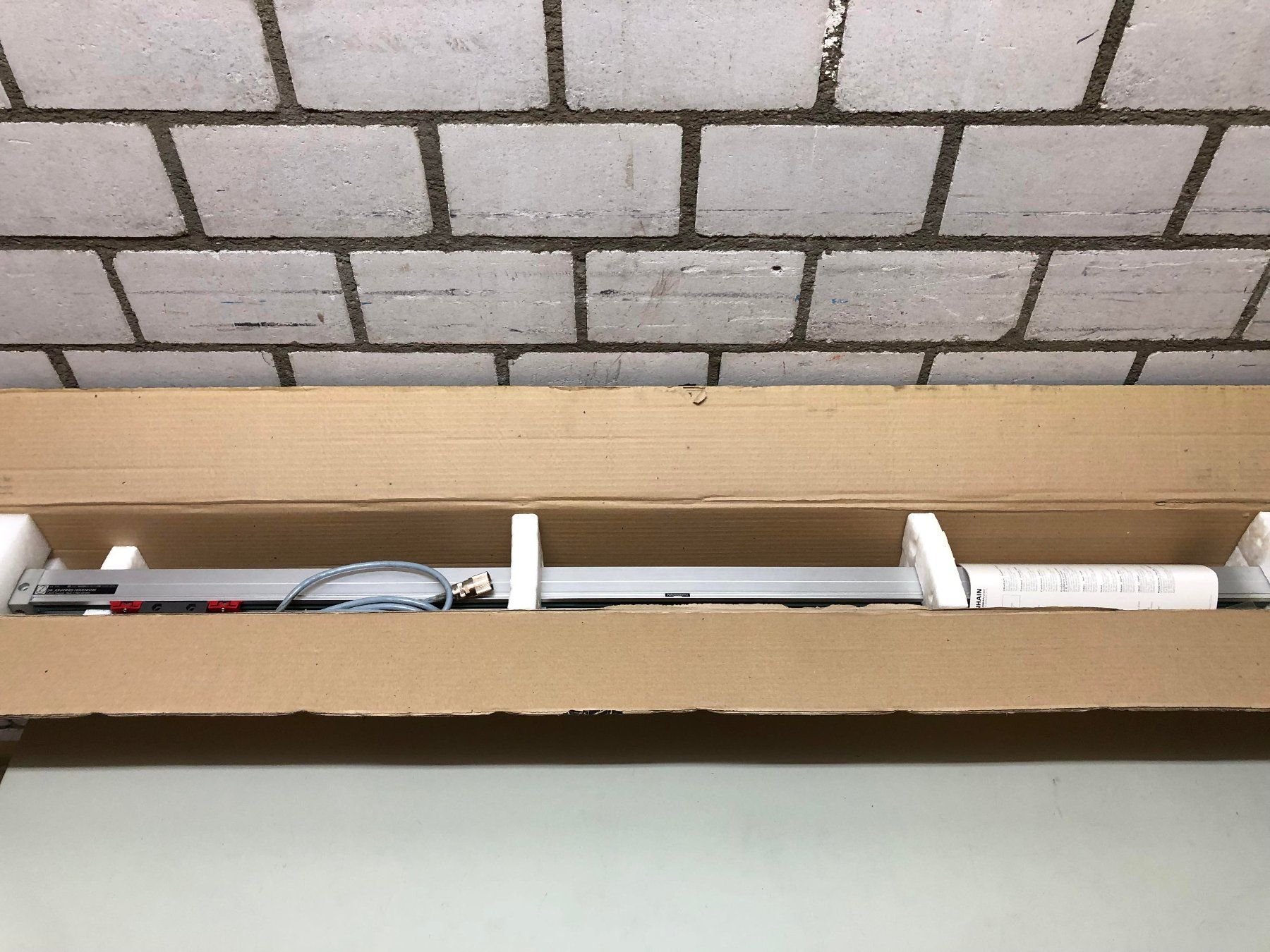 Tutti gli attrezzi: Heidenhain Massstab 1440 mm (neu) – Nuovo (secondo la descrizione) da Winterthur venduto da Joe1001