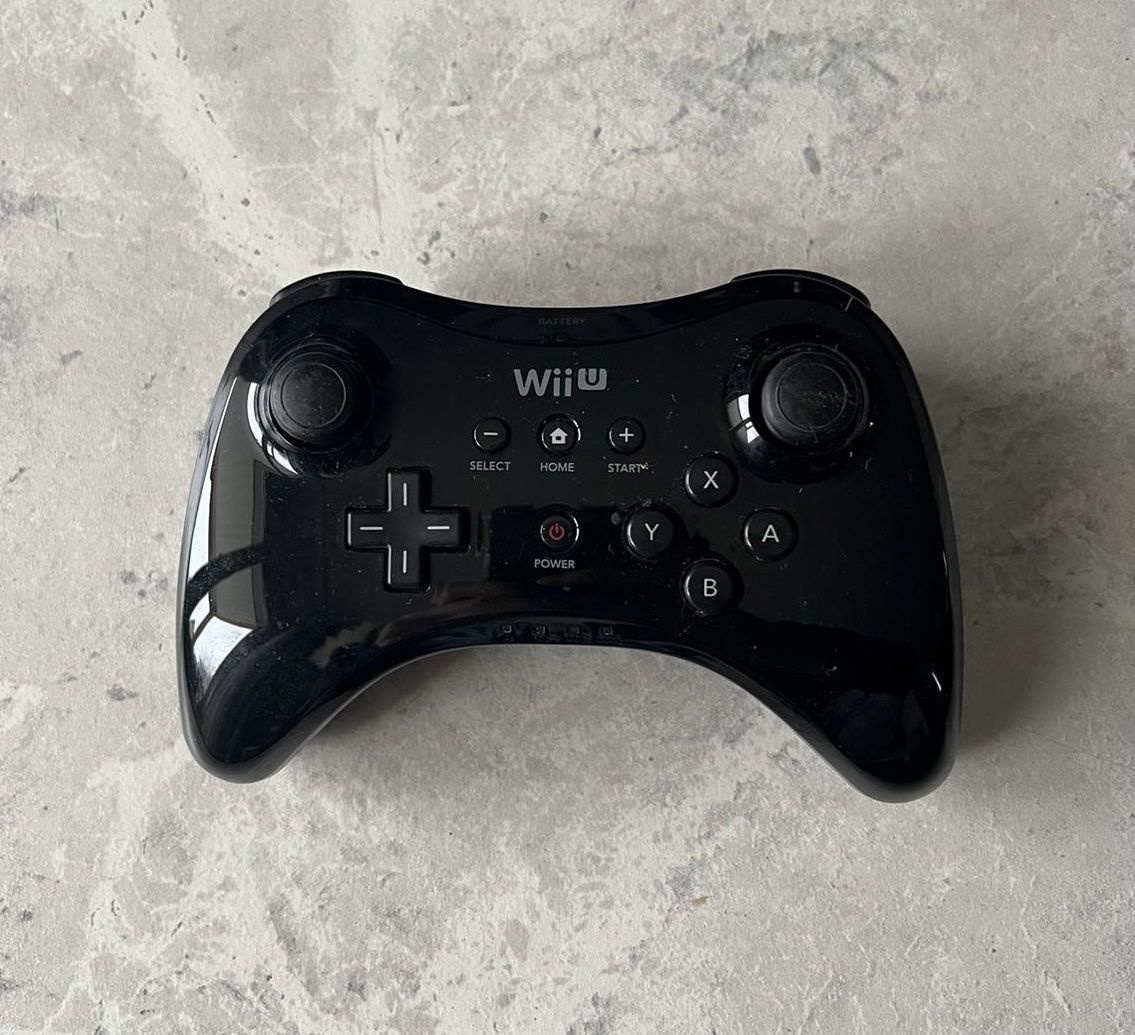 Nintendo Controller: Nintendo Wii U Pro Controller – Gebraucht aus Benglen von