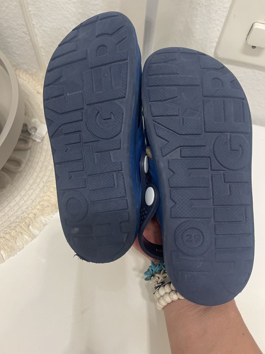 Tommy Hilfiger Scarpe per ragazzi: TOMMY BADE SCHLAPPEN/SANDALEN GR 29 – Usato da Basel venduto da theo-g77 4