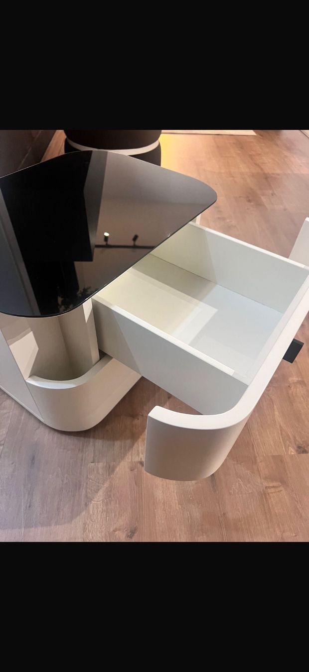 Nachttische: 2 Nachttische – Gebraucht aus Wollerau von isa_fx8n 2
