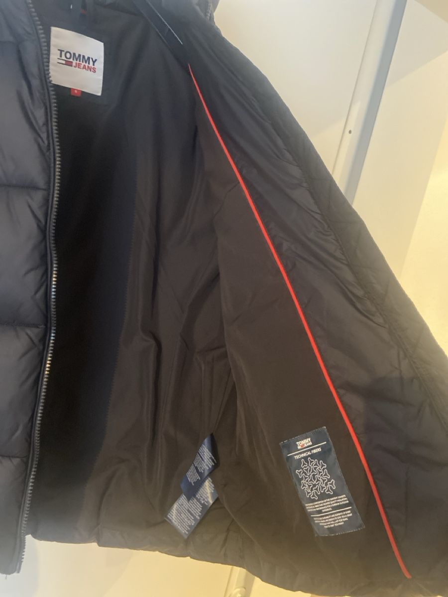 Tommy Hilfiger Giacche: Winterjacke Tommy Hilfiger – Usato da Oberwil BL venduto da Valentina99 2